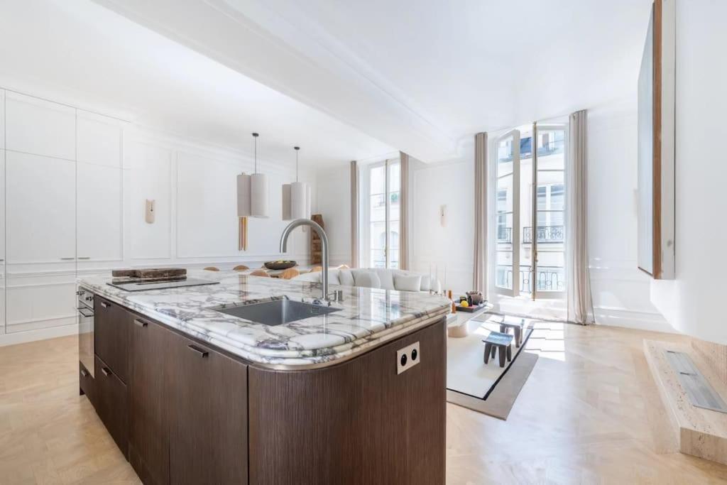 Appartement De Luxe Marais Paris Exteriör bild